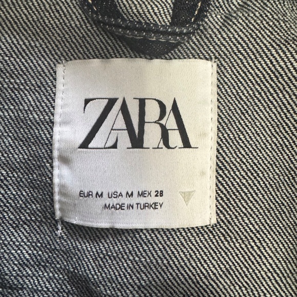 Zara Navy Button-Up Denim Crop Top - Picture 2 of 7